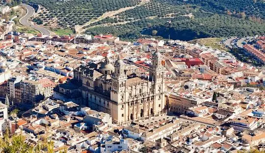 Automatización Empresarial en Jaén: Cómo Transformar tu Negocio en 2025